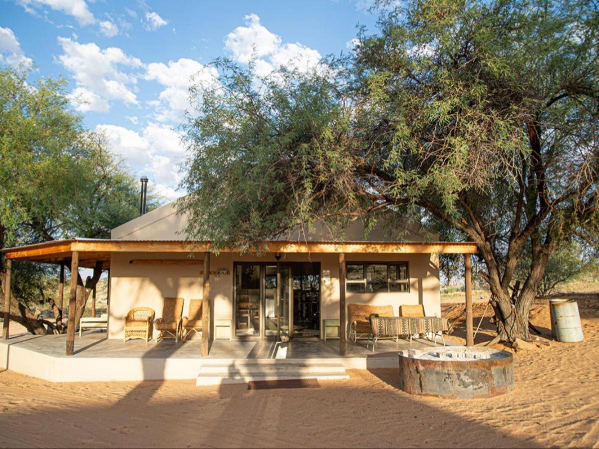 Zoutpanputs Game Lodge Askham Экстерьер фото