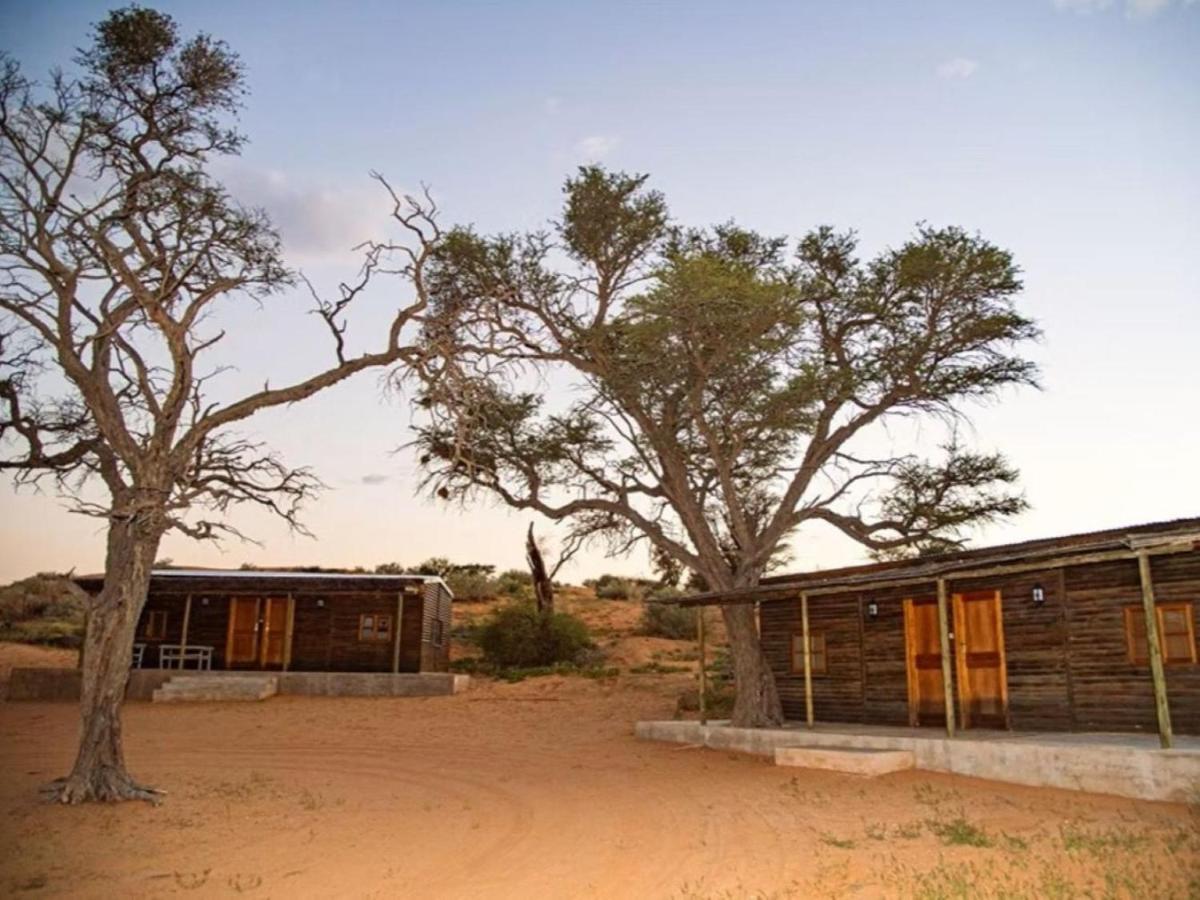 Zoutpanputs Game Lodge Askham Экстерьер фото