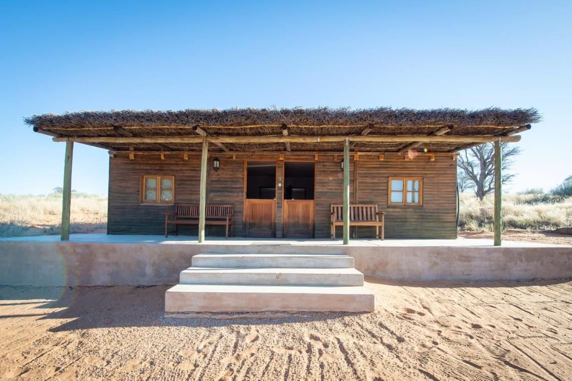 Zoutpanputs Game Lodge Askham Экстерьер фото